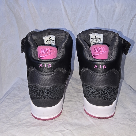 Nike Air Revolution - Picture 4 of 4